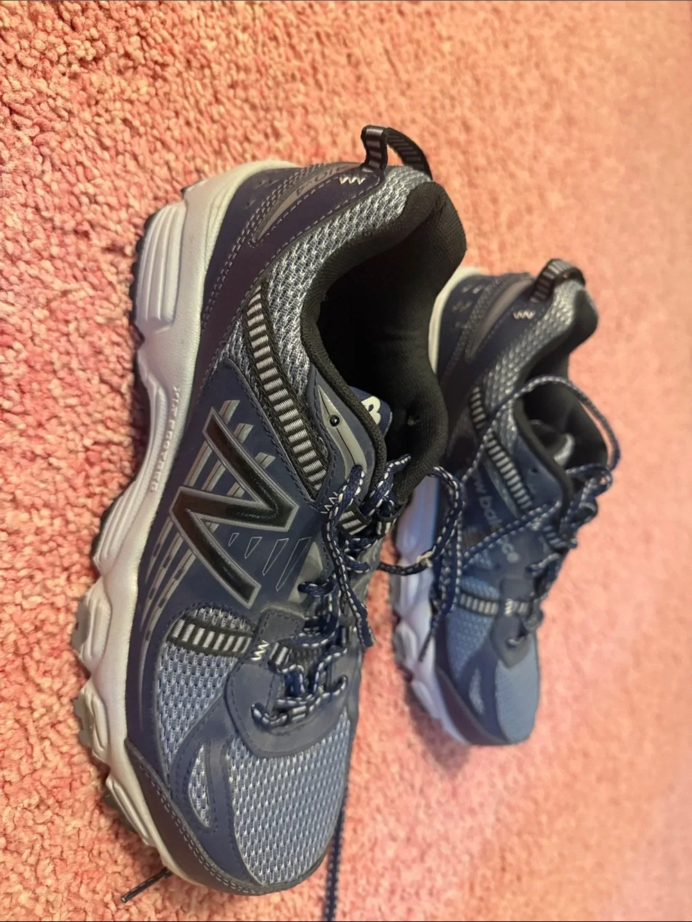 New Balance Men's Athletic Trail Shoes - Navy & Gray 7.5